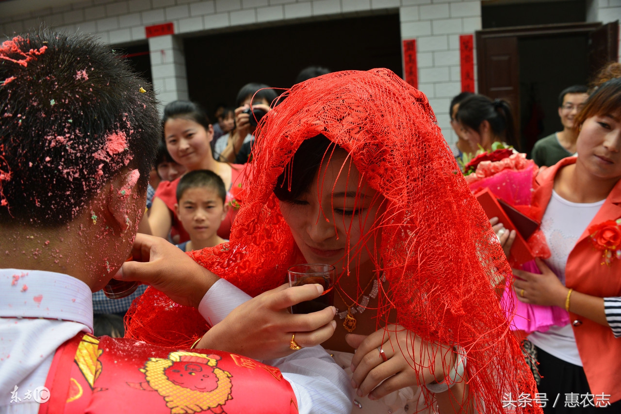 新娘上下车有什么习俗,看到新娘上轿咋办