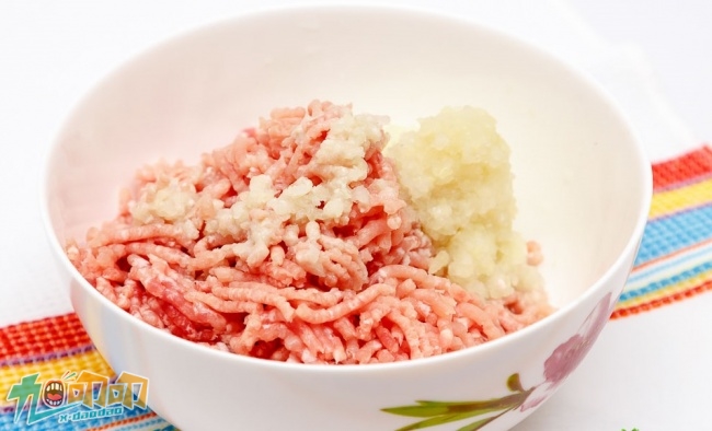 快速清理玻璃上的胶,快速清洗玻璃胶水妙招图解