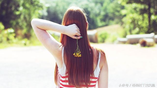 老话说“妻子要小，二麦要老”，如有*弟弟小**对你山盟海誓，咋办？