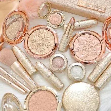 2017圣诞彩妆美到窒息，有钱都买不到！