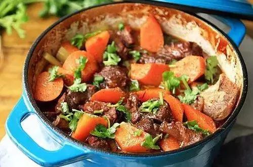 喝不完的红酒怎么做菜,红酒炖羊排用什么红酒