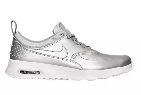 维密秀奚梦瑶摔倒完整版,奚梦瑶在维密大秀上摔倒