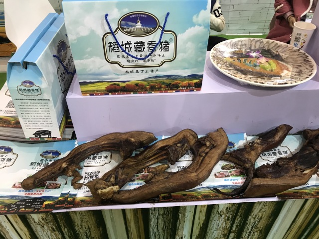 田田深入2017四川农博会，逛一圈，胖5斤！