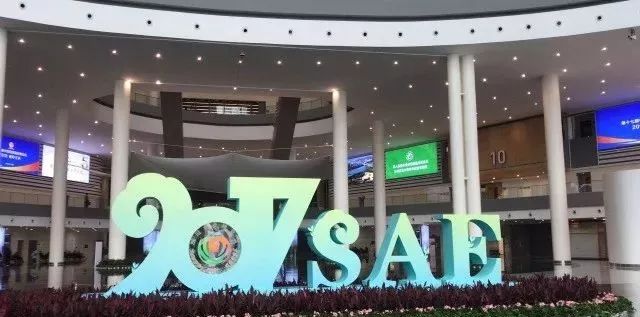 田田深入2017四川农博会，逛一圈，胖5斤！