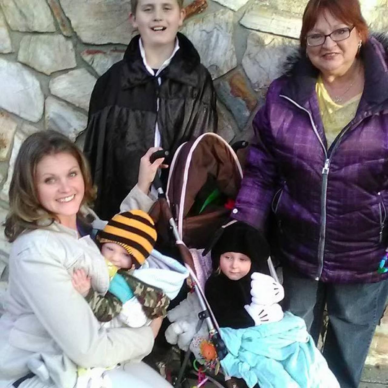 怀孕了被家蜂蛰了对胎儿有影响吗,孕妇被马蜂蛰了一下