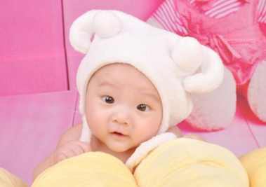 婴儿黄疸红屁屁湿疹护理,宝宝黄疸肠胀气湿疹