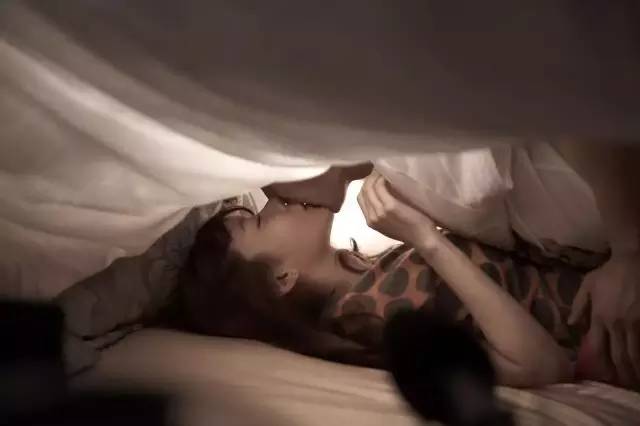 这是一部色而不淫，淫而不荡的电影