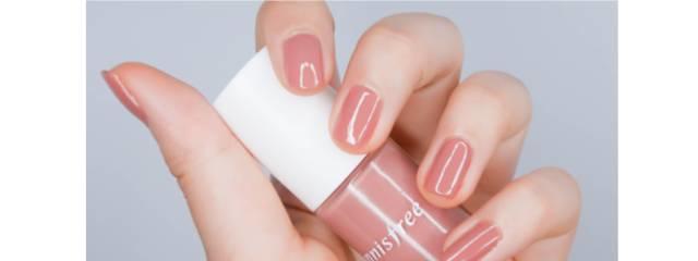 适合夏天显白的指甲油,显白大气夏款指甲油颜色推荐