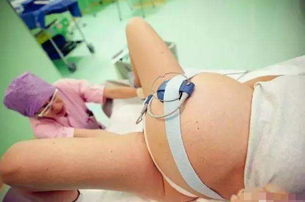 走在路上突然分娩,走在路上孩子突然生出来了