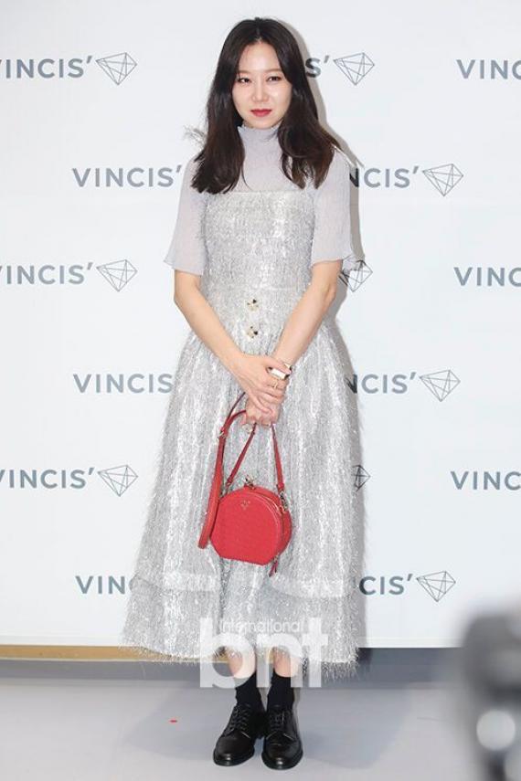 闫妮和沈春阳像吗 (闫妮和沈春阳谁漂亮)