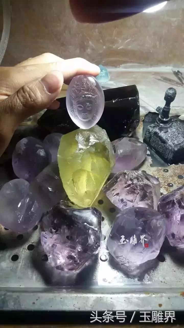 天然水晶怎么看出来该不该消磁,天然水晶石的价值在哪能鉴定