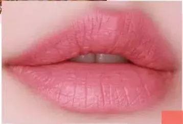 黄皮乌唇素颜适合什么颜色的口红,完美日记口红推荐色号素颜黄皮