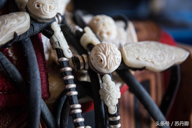 镶黄旗木雕,真骨雕是什么动物的骨头