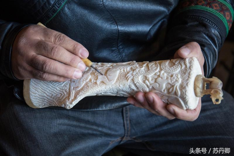 镶黄旗木雕,真骨雕是什么动物的骨头