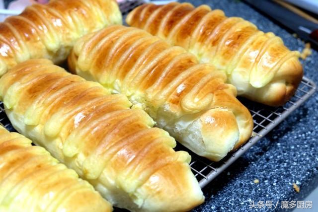 奶油毛毛虫面包松软香甜超好吃,奶油毛毛虫面包