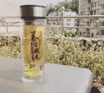 一边作死一边养生叫什么,一边养生一边作死应该怎么说