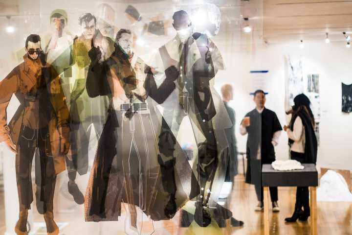 美国和英国哪个国家服装设计专业更好？