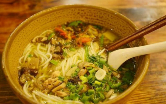 正宗云南过桥米线哪家最好吃,云南过桥米线第一名推荐最正宗的