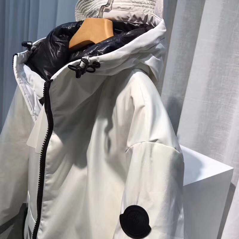 moncler和offwhite联名羽绒服,比moncler还高级的羽绒服