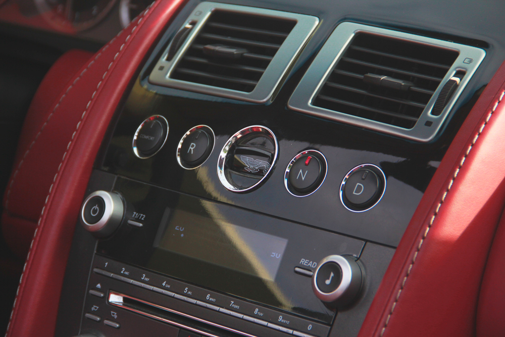 10年前用30万买车,10年时间买一辆阿斯顿马丁