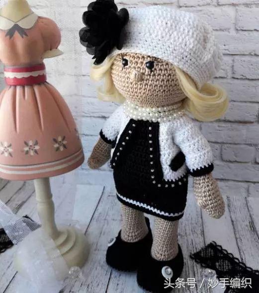 万万没想到，这都是她用毛线钩的，邻居们都赞不绝口！