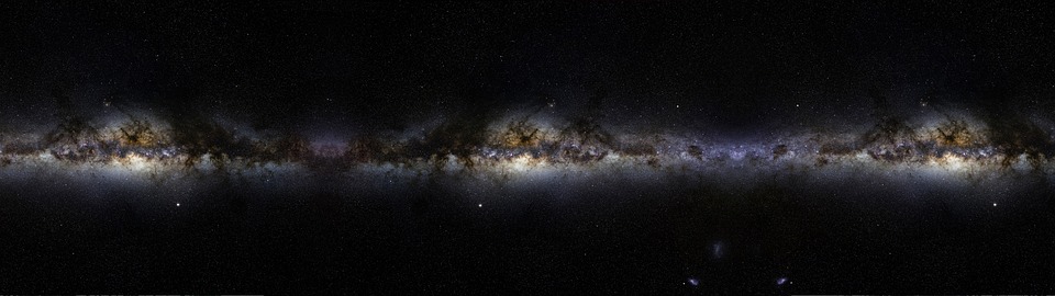 小说：男人售卖锈剑，*市黑**老板让他滚开，一旁小伙却追着要买