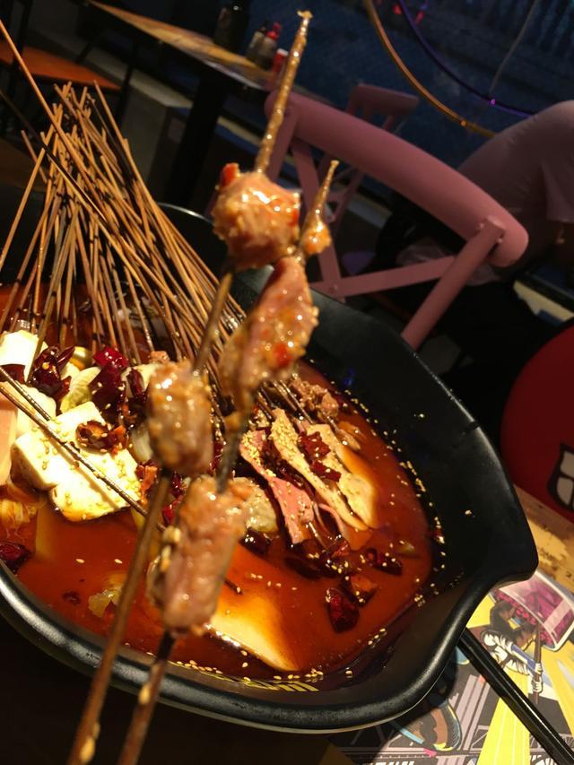 冷锅串串和串串香的区别,冷锅串串和串串香区别在哪里