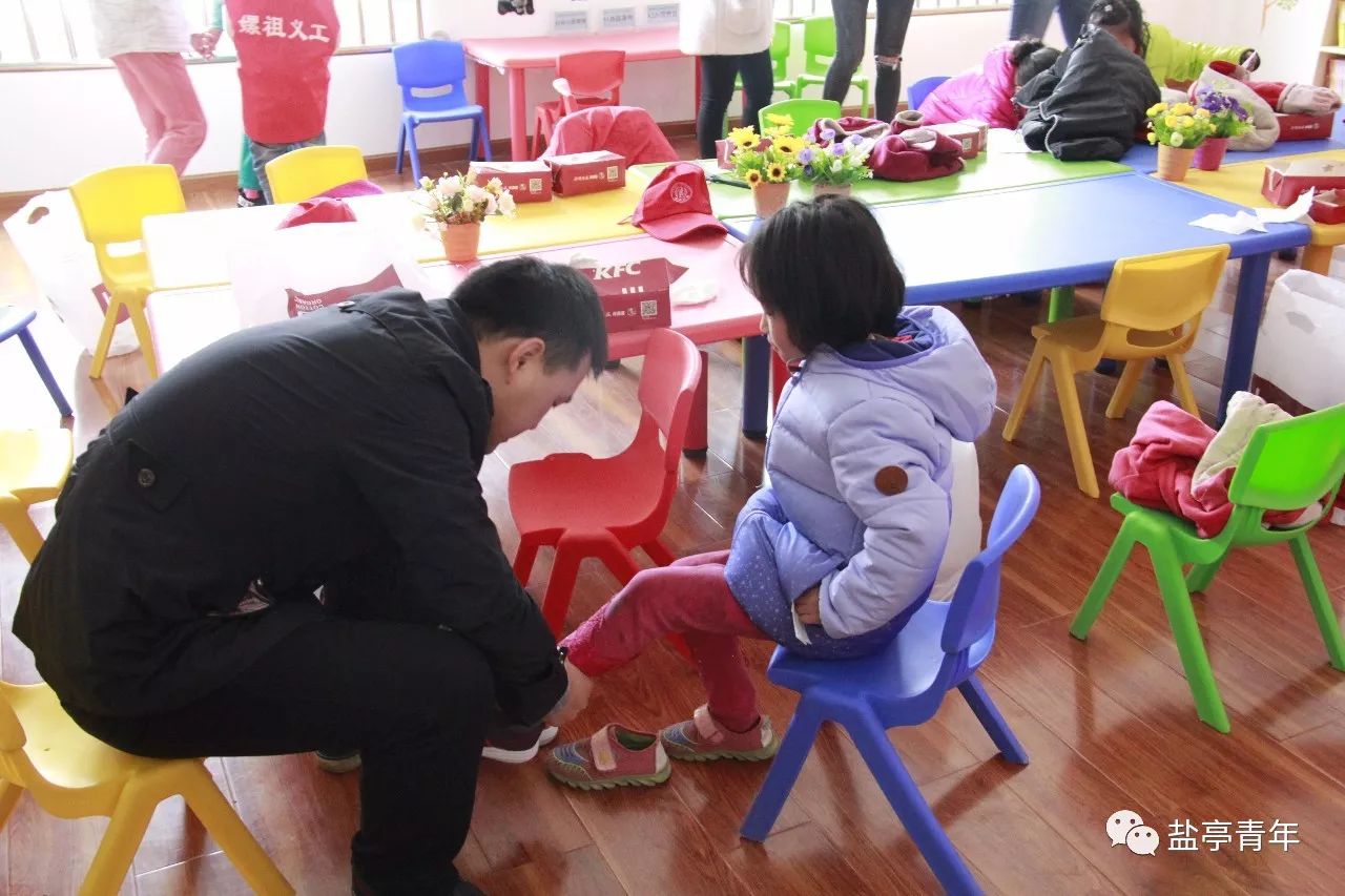 情暖冬日敬老志愿行,情暖初冬爱心助学