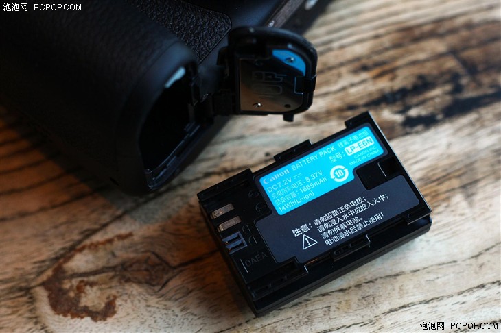 佳能eos80d拍照怎么样,七年前的佳能eos80d相机值得入手