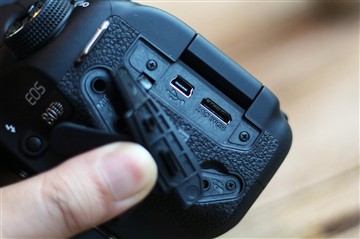 佳能eos80d拍照怎么样,七年前的佳能eos80d相机值得入手