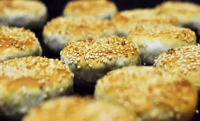 南京明瓦廊牛肉锅贴,南京明瓦廊小吃街推荐