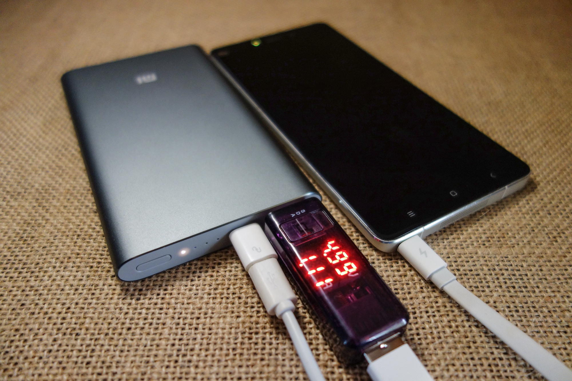 小米移动电源10000高配版评测,小米10000mah的移动电源