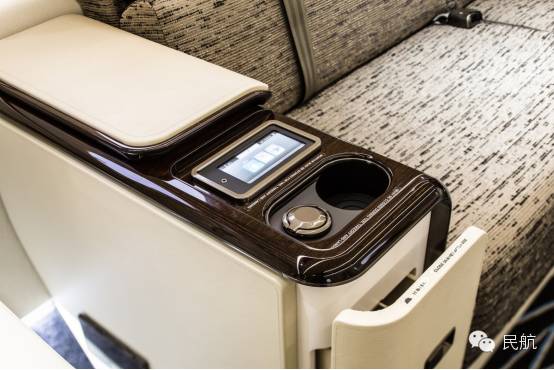 成龙谈私人飞机,成龙的三架飞机型号