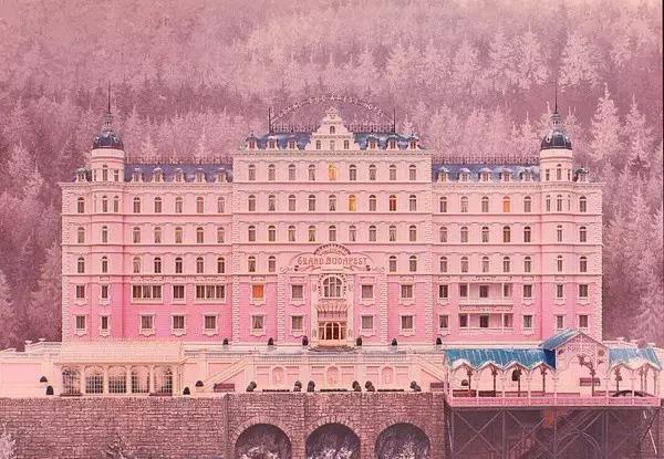 一开始我也不懂，为什么名人都爱住这些老酒店，直到...