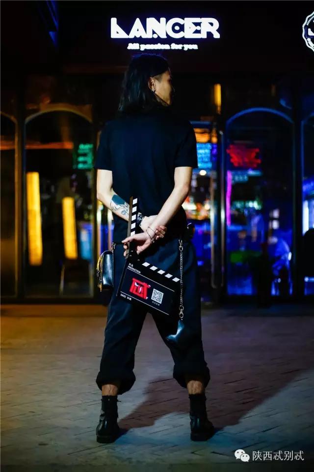 说出你们在酒吧被撩的经历？我面膜笑裂了！丨谁是忒色街拍NO.