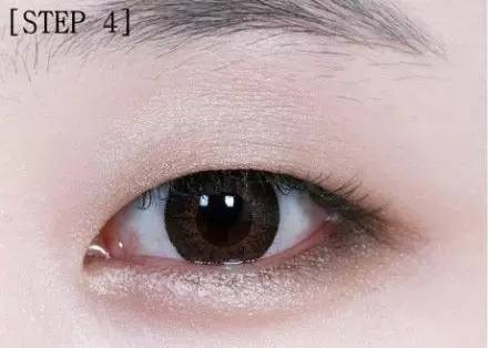 大眼睛女生怎么化妆最合适,大眼睛怎么画眼妆干净