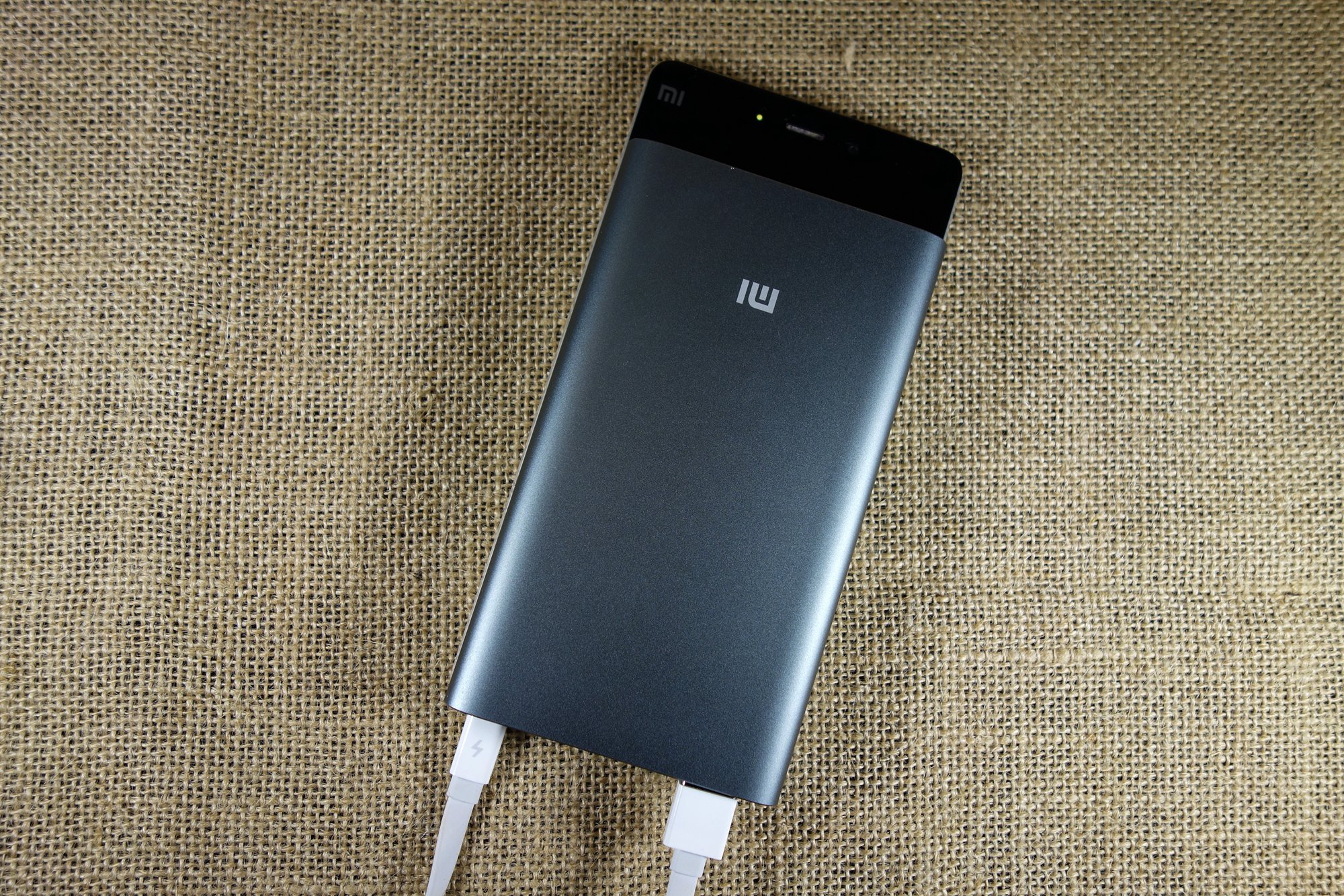 小米移动电源10000高配版评测,小米10000mah的移动电源