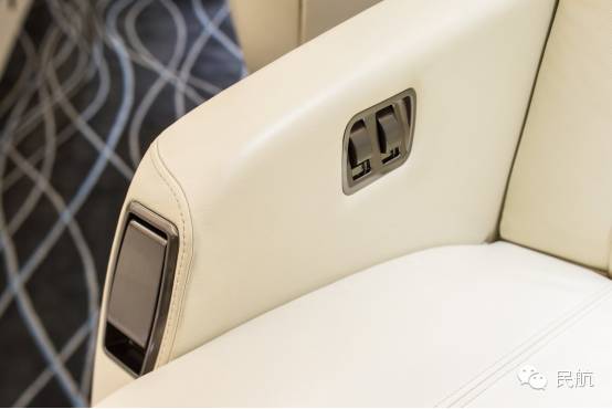 成龙谈私人飞机,成龙的三架飞机型号