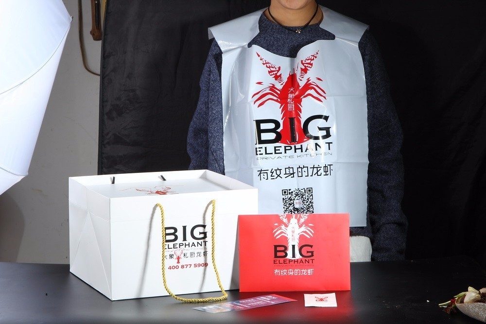 就算你开着玛莎拉蒂，*博兰**基尼也不一定能吃到她家龙虾，每天就这