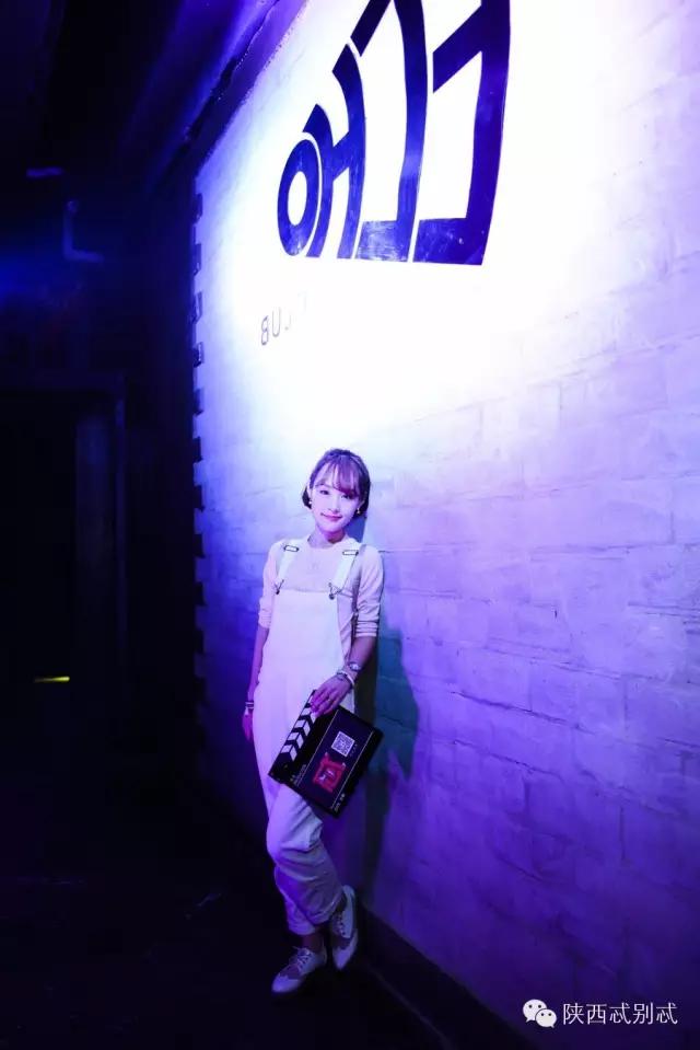 说出你们在酒吧被撩的经历？我面膜笑裂了！丨谁是忒色街拍NO.