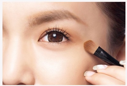大眼睛女生怎么化妆最合适,大眼睛怎么画眼妆干净