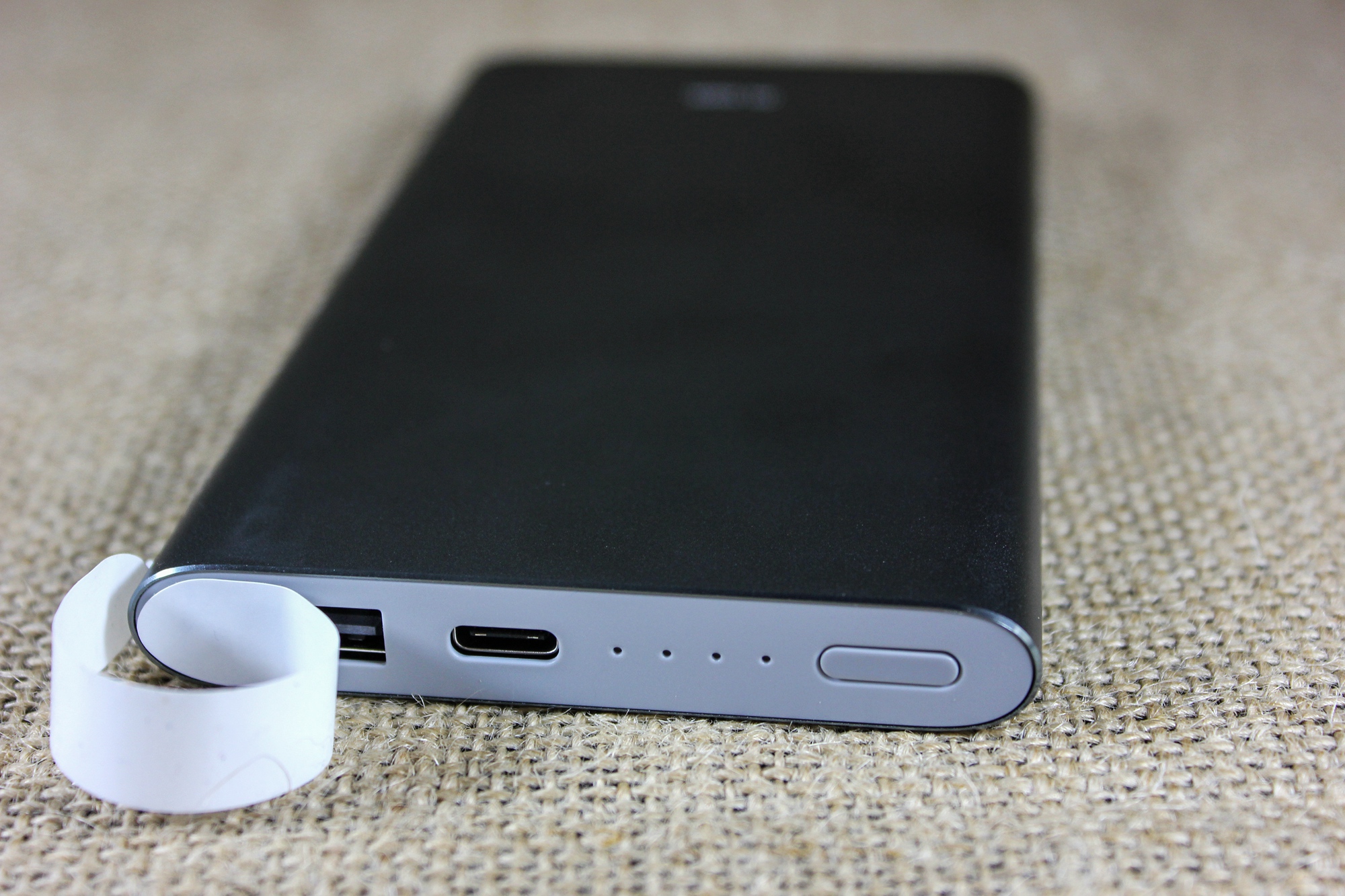 小米移动电源10000高配版评测,小米10000mah的移动电源