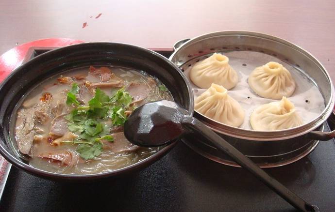南京明瓦廊牛肉锅贴,南京明瓦廊小吃街推荐