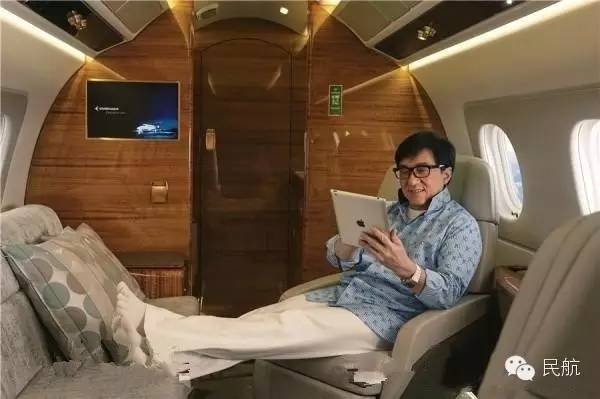 成龙谈私人飞机,成龙的三架飞机型号