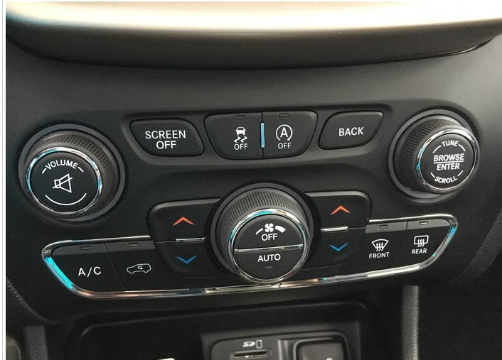 交了途锐订金，竟因销售的原因，加拿大留学生改提“自由光”，