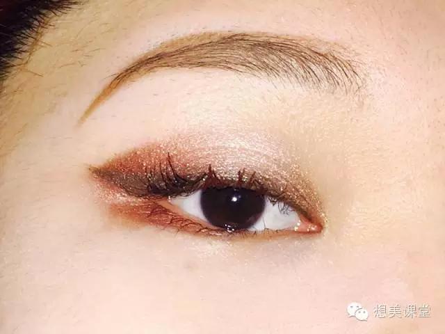 好多眼影盘怎么用,好漂亮的眼影盘不知道用哪个