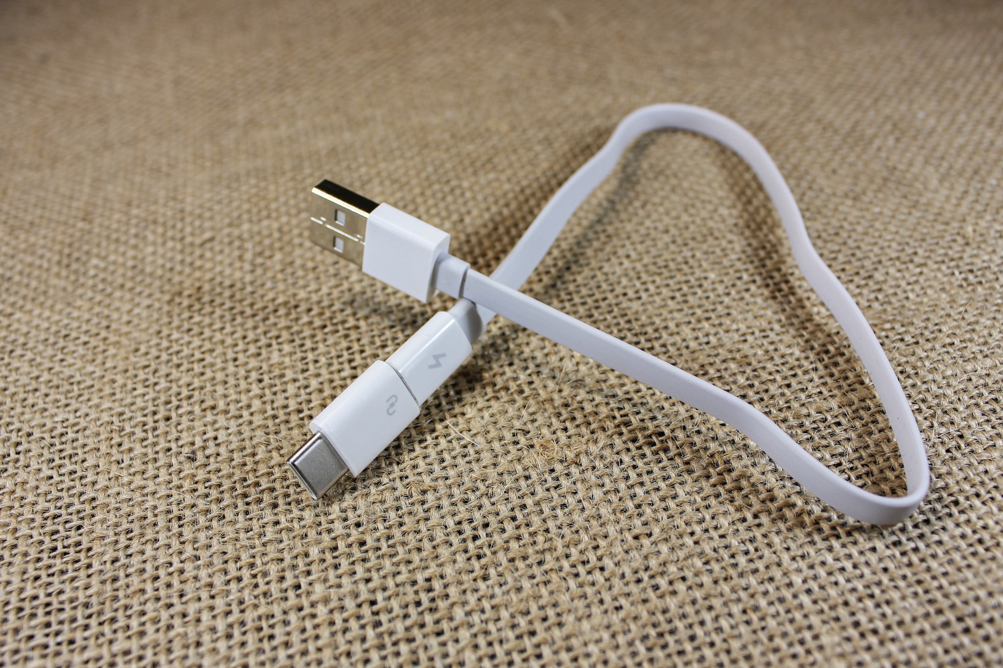 小米移动电源10000高配版评测,小米10000mah的移动电源