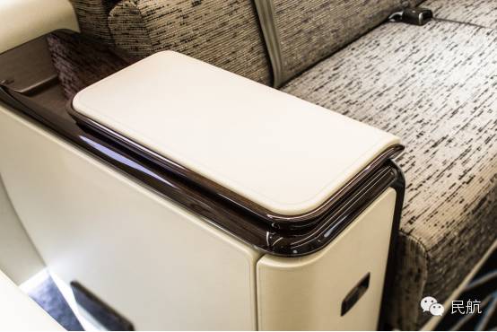 成龙谈私人飞机,成龙的三架飞机型号