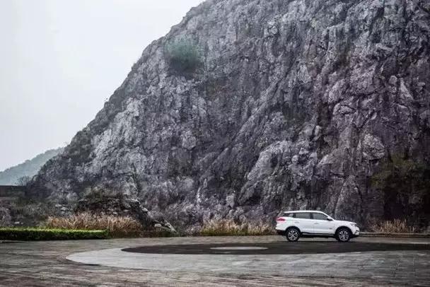 吉利博越试驾16年1.8t中控台,吉利博越试驾车一万公里可以买吗