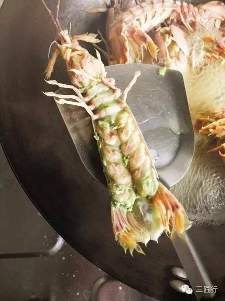 怎么挑皮皮虾视频,怎么挑皮皮虾带蛋